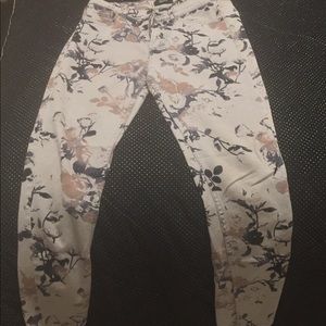 BDG FLORAL PRINT JEANS